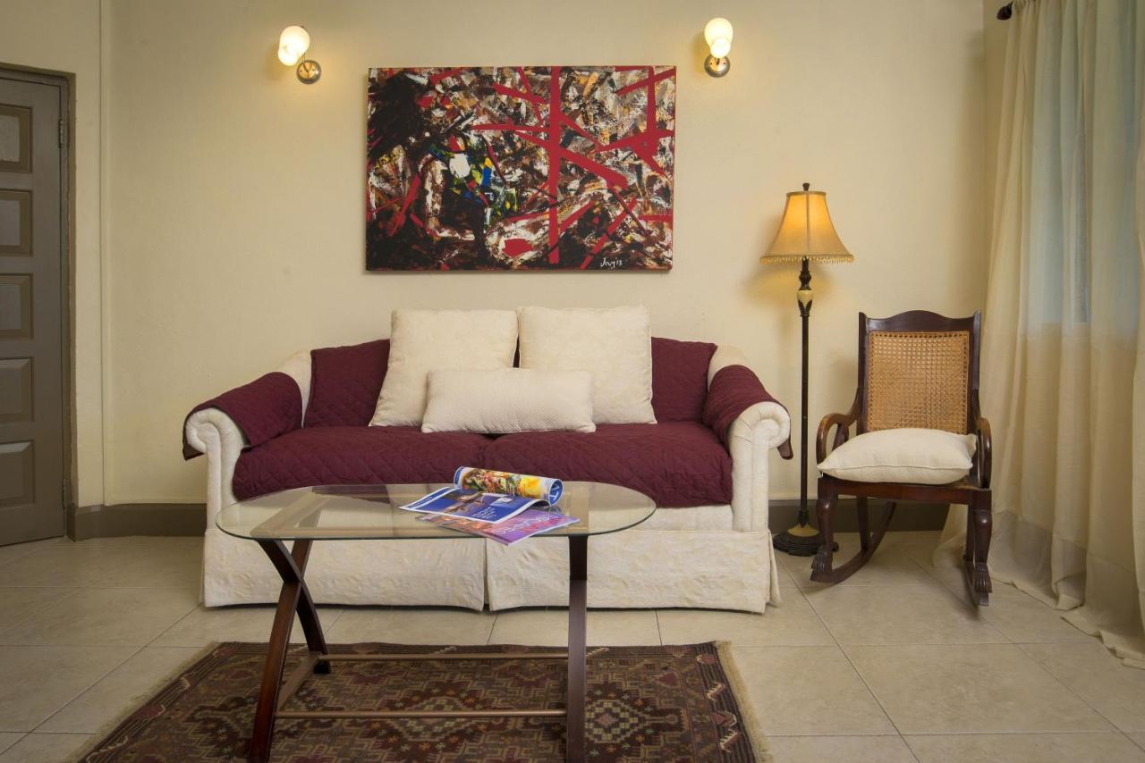 Ground Floor Apartment Located In Hometown, 5 Min Walk To The Beach Saint James Exteriér fotografie